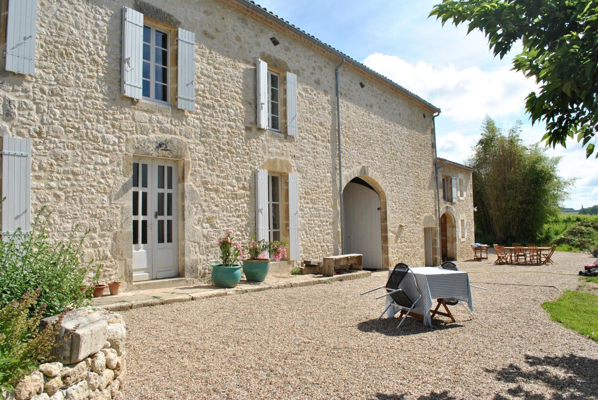 Les Foucauds Saint-Quentin-de-Caplong Exterior foto